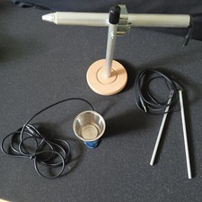 Orgonstrahler mit Informationsbecher auf Achat-Scheibe