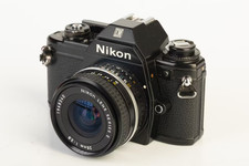 Nikon EM mit nikon Lens Series E - 28mm 2,8