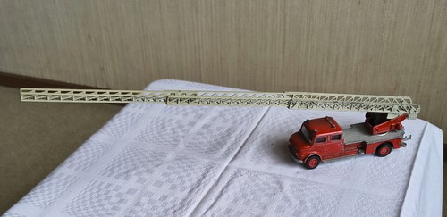 Siku v261 mercedes benz metz - mercedes,