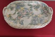 Korbtablett mit Henkel. Tablett aus Weide. Großes Tablett mit Gänse Dekor.