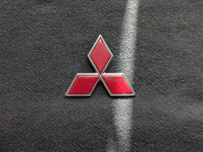 Mitsubishi Emblem, ca. 4,8 cm breit