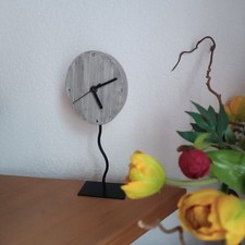 Uhr Elegante Designer Uhr mit Fuß Grau Schwarz 
