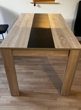 Esstisch In Holzoptik mit