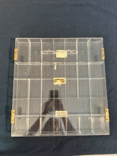 Transparente vitrine zum - transparente, an