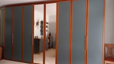 Schlafzimmer, Kleiderschrank 8-türig mit Spiegel, Kommode, 2 Nachtschränke, Bett