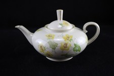 Schöne Teekanne von Carstens Porzellan Mimose