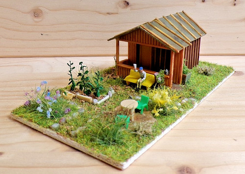B243 diorama schrebergarten - ",