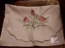 Rosa Tulpe bestickter Stuhl