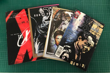 Job Lot x 4 The X Files  Graphic Novels & 1 Comic M3210