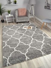 Dunkelgraue cremefarbene