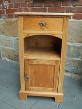 Alte Antike Weichholz Nachtkommode , Nachttisch  mit Hohlfach ca.1910 (Links)