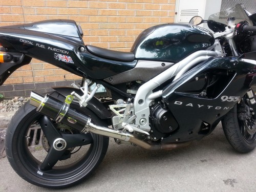 Triumph 955i daytona - triumph,