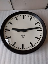 Pragotron P273 - Industrieuhr