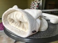 Kuschelhöhle für Katzen cremefarben (Marke Trixie)