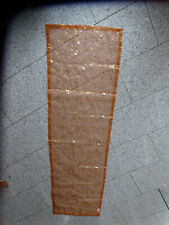 Nagelneuer, unbenutzter Tischläufer, Terracotta mit goldenen Sternen