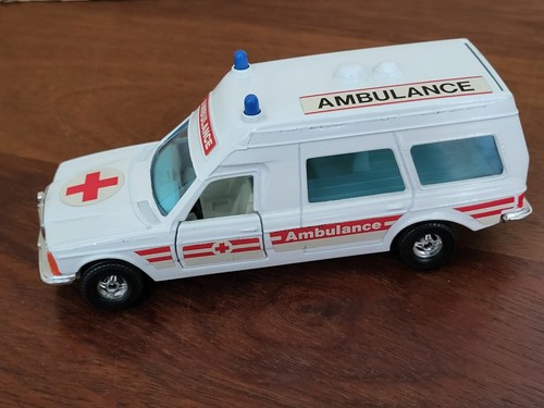 Krankenwagen modell corgi - modell,
