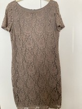 Etuikleid aus Spitze, Bonita