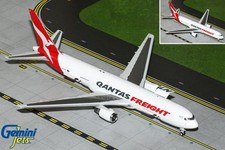 GeminiJets Boeing 767-300F Qantas VH-EFR 1:200 Modellflugzeug