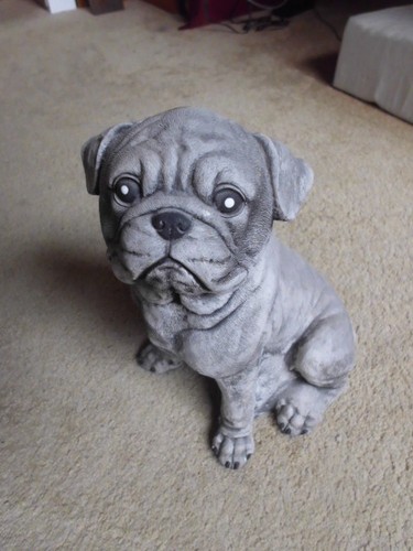 Frostfeste steinfigur mops - steinfigur,