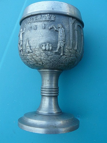 Zinn pokal kelch mit motiv - ,