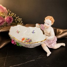 Geblümte Porzellanschale mit