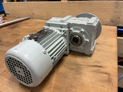 Lenze flachgetriebemotor 55 - flachgetriebemotor, 0,55