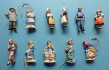 11 x  WHW Winterhilfswerk Porzellan Figuren Berufe Abzeichen Anstecker