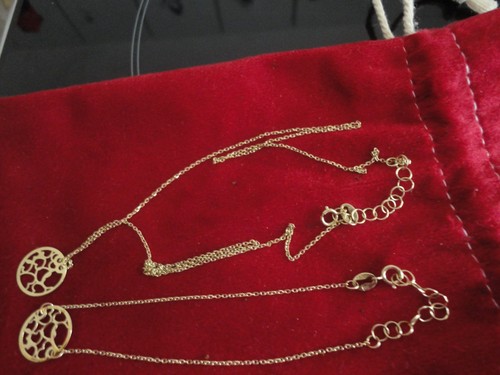 Armband und kette von - und,