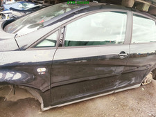 Tür vorne links Seat Altea Farbcode LC9Z Farbe Schwarz Black Magic Pearl