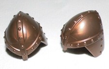 13036, 2x Helm, Raubritter (mit Nasenschutz), bronze