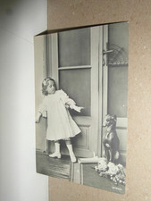 AK Mädchen,Hund,Tür,Blumen,Schriftrolle,Läufer  gel.3.JAN.07