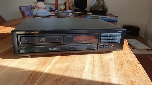 Onkyo 6700 cd player - /,