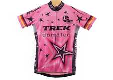 Trek pink Trikot, von Kartin Schwing entworfen und getragen