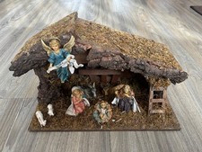 Weihnachtskrippe mit Figuren und Beleuchtung gebraucht