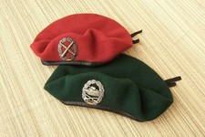 Bundeswehr Barett  - 2 Stück -  grün Panzergrenadiere und korallenrot Artillerie