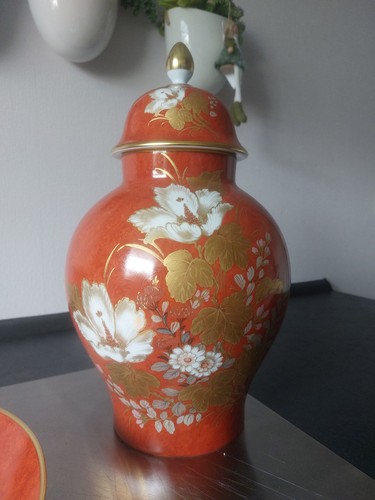 Ziervase mit passendem - , teller