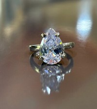 5Ct Labor Erstellt Birne Weiß