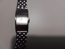 Milus Big Banana Damenuhr Edelstahlarmband