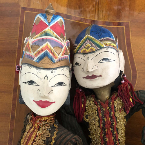 Zwei handgefertigte wayang - zwei,