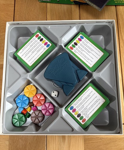 Trivial pursuit world cup - pursuit,