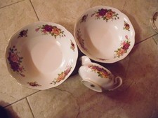 Schalen Sauciere    Reproduktion  Royal  Alberts Old Country Rose