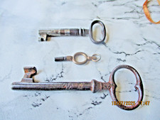 ANTIKE DREI SCHLÜSSEL