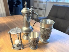 Zinn Konvolut 4-tlg - Becher klein / groß; kleine Krug mit Deckel; Eieruhr