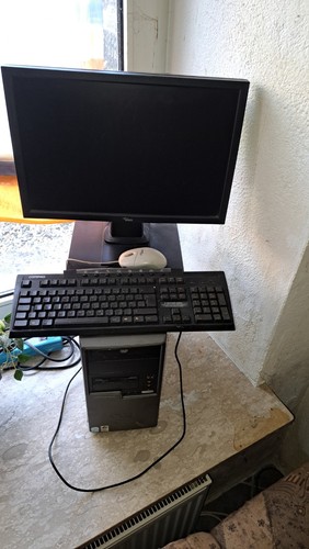 Kompleter mit monitor - pc,