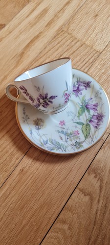 Sammeltasse aus porzellan der - sammeltasse,