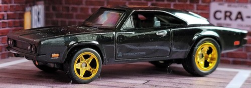 Hot wheels real - real, riders