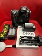 Nikon D300S inkl. MB-D10 u. 3x