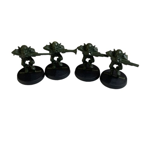 Starquest figuren dunkel - mb,