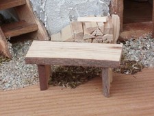 Krippenzubehör - Baumstammtisch  aus Naturholz gefertigt