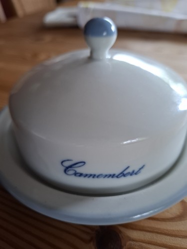 Porzellan käsedose camembert - ,